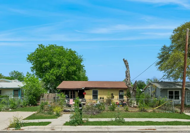 Photo 3 of Sale Pending at 823 Shemya Ave, San Antonio, TX 78221 | MLS# 1955468 | Listing updated on 2026-04-13