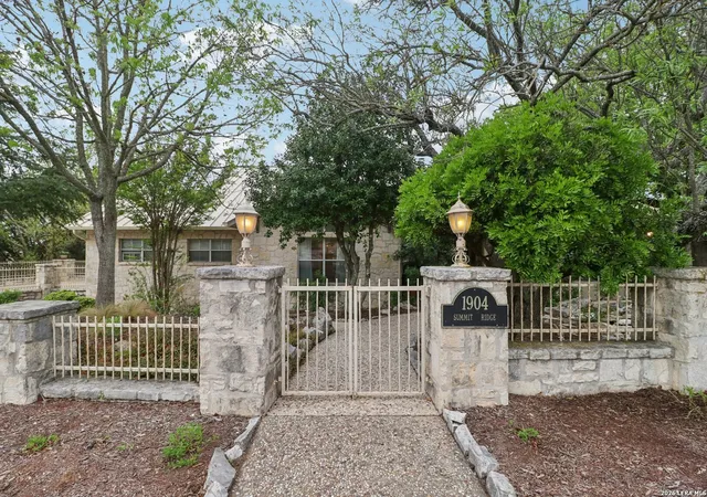 Homes for sale in Kerrville, TX | 1904 Summit Ridge, Kerrville, TX 78028 | MLS# 1955470
