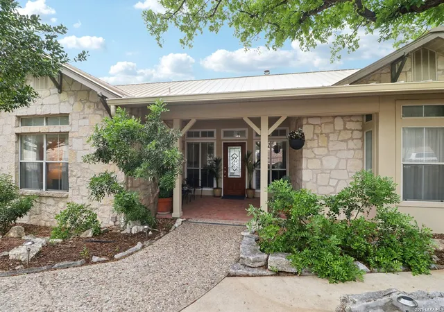 3rd image of 1904 Summit Ridge, Kerrville, TX 78028 | MLS# 1955470