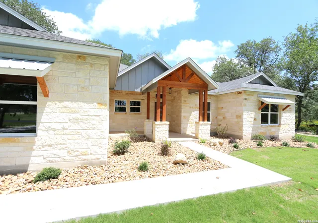 Homes for sale in La Vernia, TX | 200 Cibolo Way, La Vernia, TX 78121 | MLS# 1955497