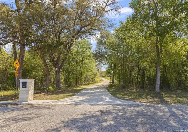 2nd image of 1401 Hartfield Rd, Seguin, TX 78155 | MLS# 1955528