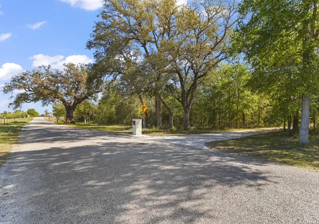 3rd image of 1401 Hartfield Rd, Seguin, TX 78155 | MLS# 1955528
