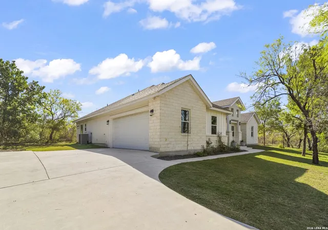 5th image of 1401 Hartfield Rd, Seguin, TX 78155 | MLS# 1955528