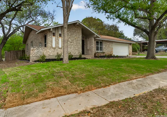 Photo 4 of Sale Pending at 5935 Forest Knoll, San Antonio, TX 78240 | MLS# 1955557 | Listing updated on 2026-05-01