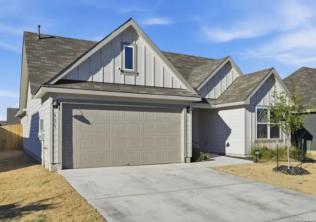 2nd image of 425 Lancebill Dr, Lockhart, TX 78644 | MLS# 1955569