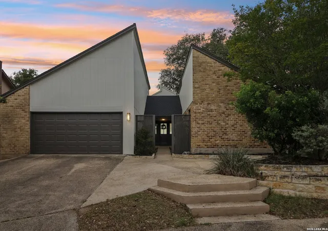Photo 3 of Sale Pending at 13423 Shorecliff, San Antonio, TX 78248 | MLS# 1955646 | Listing updated on 2026-04-16