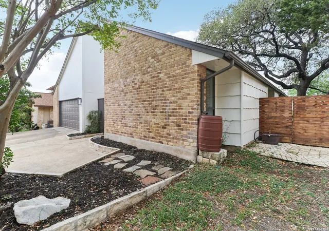 Photo 4 of Sale Pending at 13423 Shorecliff, San Antonio, TX 78248 | MLS# 1955646 | Listing updated on 2026-04-16