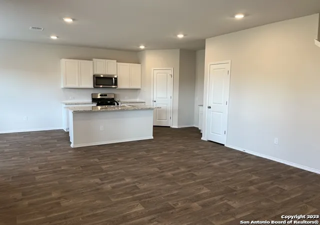 Photo 3 of Single family home for sale at 4011 Bay Leaf Loop, Von Ormy, TX 78073 | MLS# 1955699 | Listing updated on 2026-04-18