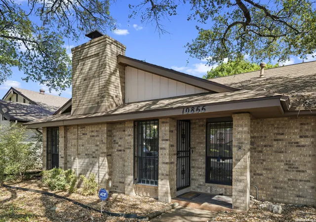 Photo 4 of Sale Pending at 10866 Royal Blf, San Antonio, TX 78239 | MLS# 1955749 | Listing updated on 2026-08-19
