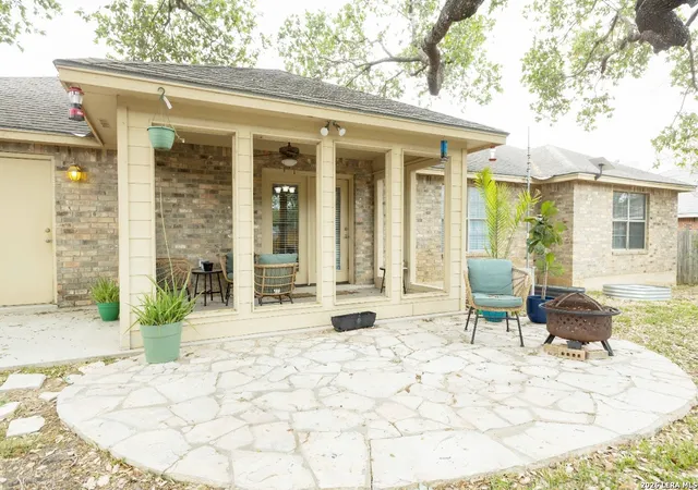 Photo 2 of Single family home for sale at 324 Bunker Hill, Pleasanton, TX 78064 | MLS# 1955779 | Listing updated on 2026-09-17