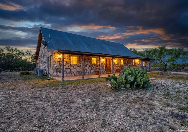3rd image of 2292 County Road 400, Uvalde, TX 78801 | MLS# 1955792