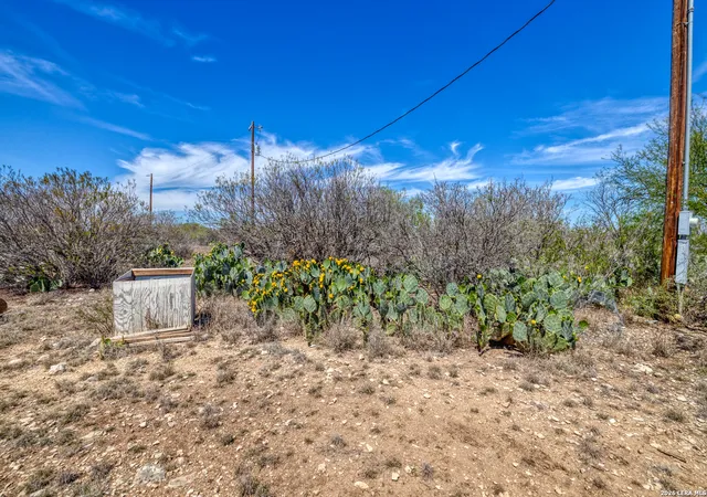 4th image of 2292 County Road 400, Uvalde, TX 78801 | MLS# 1955792