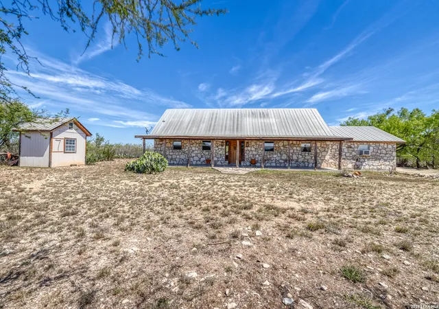 5th image of 2292 County Road 400, Uvalde, TX 78801 | MLS# 1955792