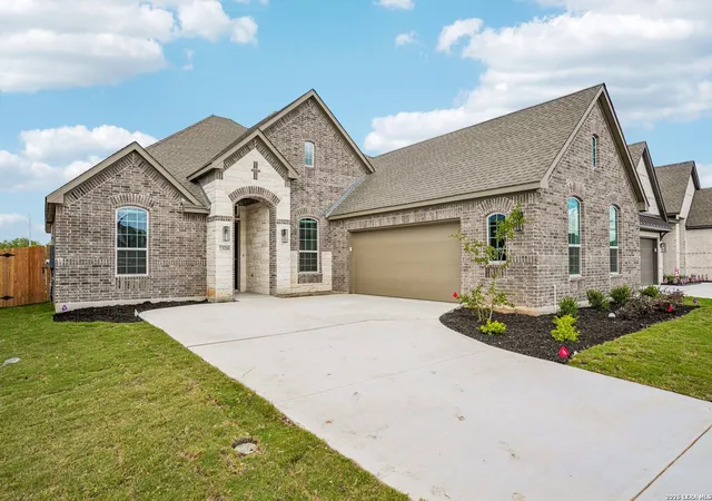 2nd image of 3716 Moru Oak Dr, Seguin, TX 78155 | MLS# 1955807