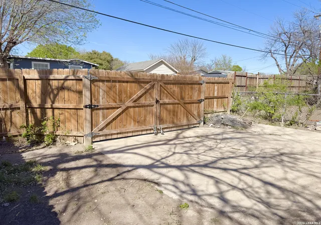 20th image of 371 Gazel, San Antonio, TX 78213 | MLS# 1955878