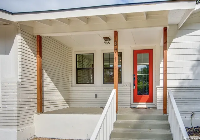 Photo 3 of Single family home for sale at 371 Gazel, San Antonio, TX 78213 | MLS# 1955878 | Listing updated on 2026-04-18