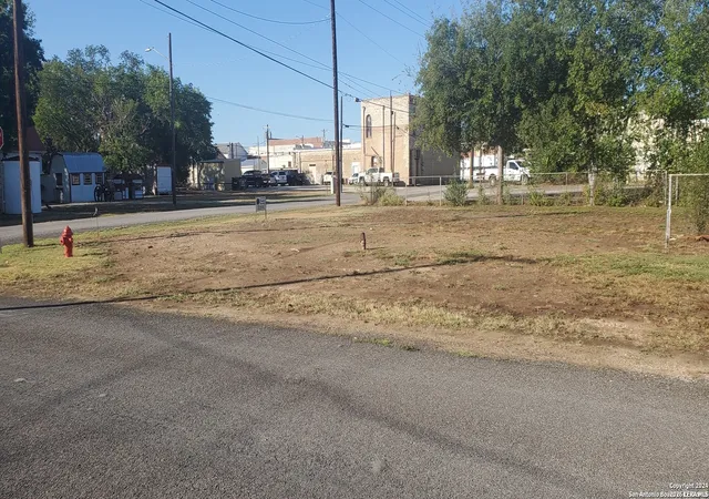 Photo 3 of Land for sale at 1002 17th, Hondo, TX 78861 | MLS# 1955932 | Listing updated on 2026-07-31