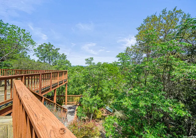 2nd image of 1427 Elmhurst Dr, Lakehills, TX 78063 | MLS# 1955935