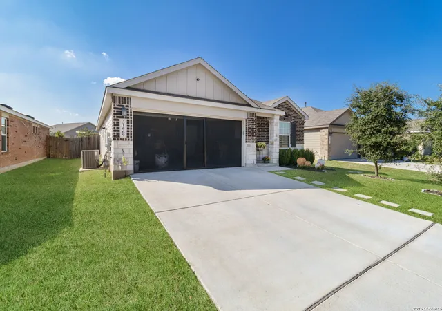 Photo 4 of Sale Pending at 31669 Far Away, Bulverde, TX 78163 | MLS# 1955979 | Listing updated on 2026-04-26