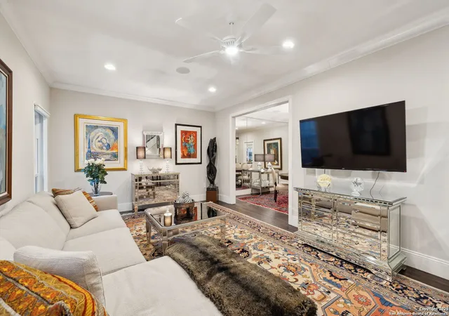 Listing Photo 2 - Condo for sale in building located at 7731 Broadway, San Antonio, TX 78209 - Unit #A10