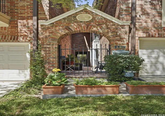 Homes for sale in Alamo Heights, TX | 145 Elizabeth, Alamo Heights, TX 78209 | MLS# 1955986