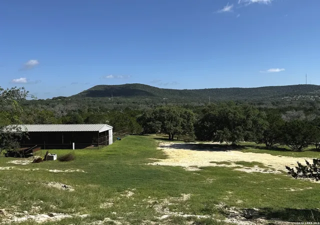2nd image of 475 Stoney Hill, Pipe Creek, TX 78063 | MLS# 1955988