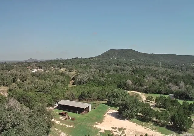 5th image of 475 Stoney Hill, Pipe Creek, TX 78063 | MLS# 1955988