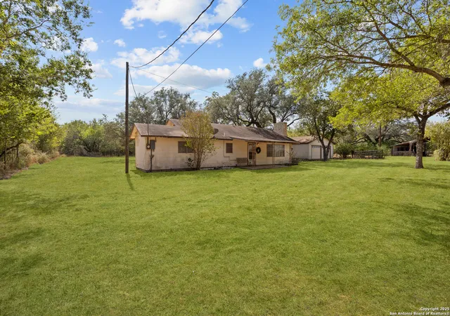 4th image of 663 County Road 664, Devine, TX 78016 | MLS# 1956013