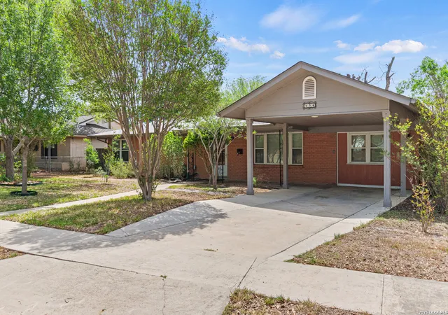 2nd image of 134 Millwood Ln, San Antonio, TX 78216 | MLS# 1956015