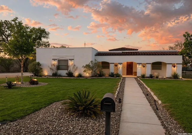 2nd image of 203 Harralton, Devine, TX 78016 | MLS# 1956017