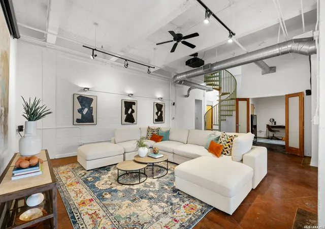 2nd image of 1339 S Flores St #202, San Antonio, TX 78204 | MLS# 1956122