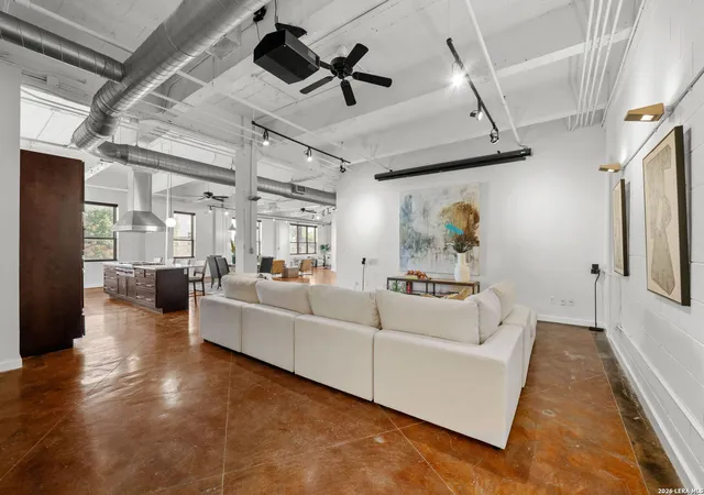 5th image of 1339 S Flores St #202, San Antonio, TX 78204 | MLS# 1956122