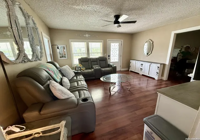 Photo 3 of Single family home for sale at 413 Southview, Graham, TX 76450 | MLS# 1956156 | Listing updated on 2026-04-19