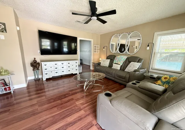 Photo 3 of Single family home for sale at 413 Southview, Graham, TX 76450 | MLS# 1956156 | Listing updated on 2026-04-19