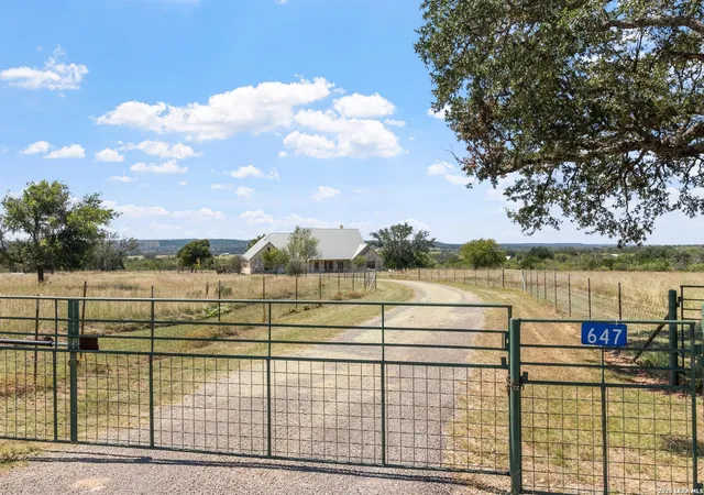4th image of 647 Funf Kinder Rd, Fredericksburg, TX 78624 | MLS# 1956200
