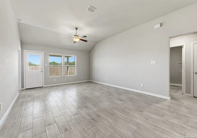 5th image of 829 Stonemanor Bay, Seguin, TX 78155 | MLS# 1956273
