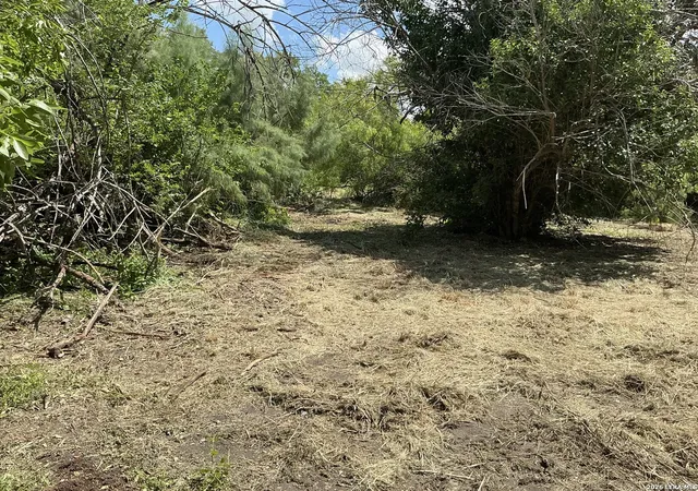 Photo 3 of Sale Pending at 4818 Billy Dr, San Antonio, TX 78220 | MLS# 1956275 | Listing updated on 2026-04-18