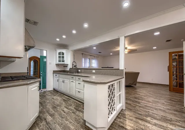 Photo 3 of Single family home for sale at 559 S Hatfield Street, San Antonio, TX 78227 | MLS# 1956288 | Listing updated on 2026-08-30
