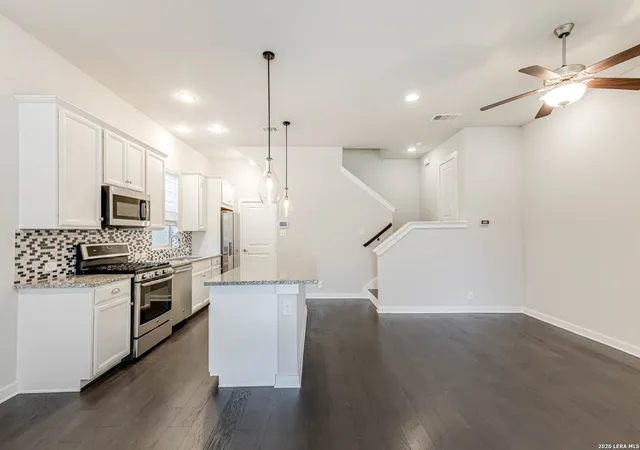 3rd image of 211 E Courtland, San Antonio, TX 78212 | MLS# 1956314