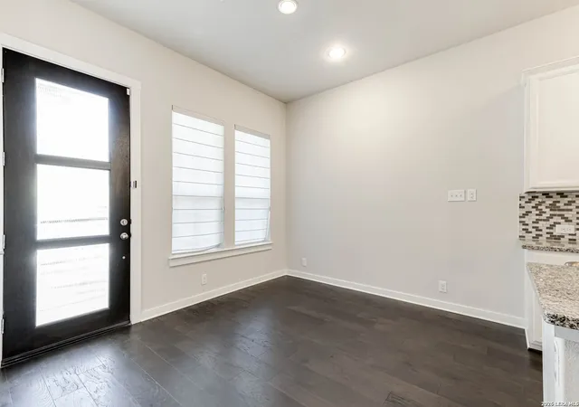 5th image of 211 E Courtland, San Antonio, TX 78212 | MLS# 1956314
