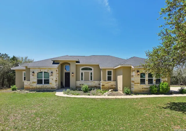 3rd image of 345 Ridge Point, Spring Branch, TX 78070 | MLS# 1956315