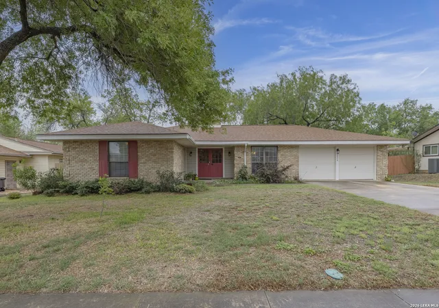 Photo 4 of Sale Pending at 5634 Castle Knight, San Antonio, TX 78218 | MLS# 1956348 | Listing updated on 2026-04-23