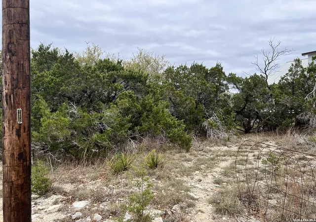 Photo 3 of Sale Pending at 507 Lexington Pass, Canyon Lake, TX 78133 | MLS# 1956351 | Listing updated on 2026-04-14