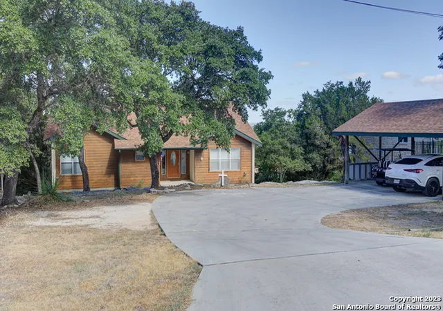 Photo 3 of Single family home for sale at 1254 Village Shore Dr, Canyon Lake, TX 78133 | MLS# 1956361 | Listing updated on 2026-07-22