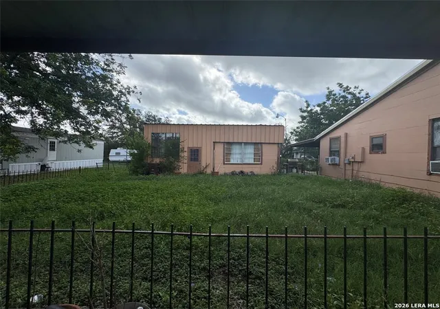 Photo 4 of Single family home for sale at 2109 Castro, Hondo, TX 78861 | MLS# 1956455 | Listing updated on 2026-05-06
