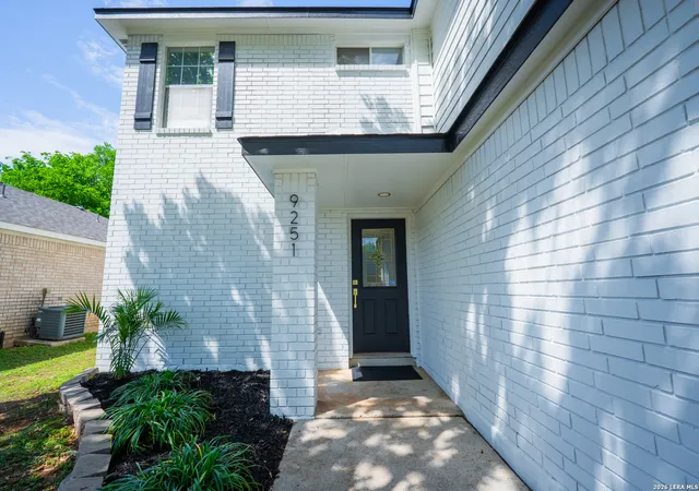 4th image of 9251 Encino Vlg, San Antonio, TX 78250 | MLS# 1956462