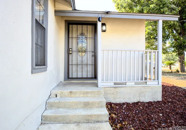 Photo 3 of Single family home for sale at 918 E Ashley, San Antonio, TX 78221 | MLS# 1956547 | Listing updated on 2026-04-20