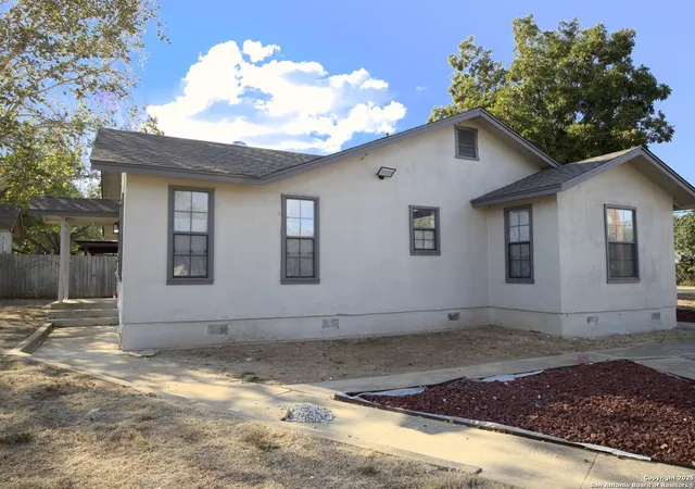 Photo 1 of Single family home for sale at 918 E Ashley, San Antonio, TX 78221 | MLS# 1956547 | Listing updated on 2026-04-20