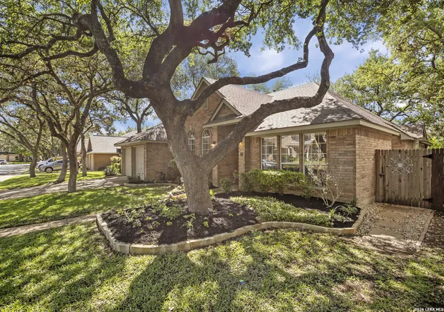 Photo 3 of Sale Pending at 9 Grogans Ml, San Antonio, TX 78248 | MLS# 1956559 | Listing updated on 2026-04-28