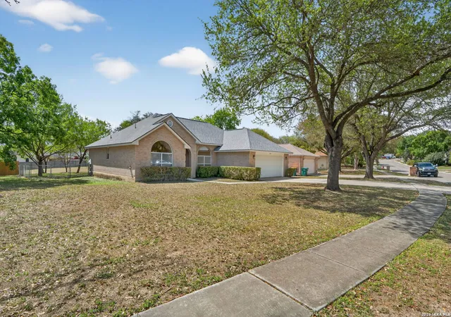Photo 3 of Sale Pending at 7446 Oak Marsh, Live Oak, TX 78233 | MLS# 1956568 | Listing updated on 2026-04-21